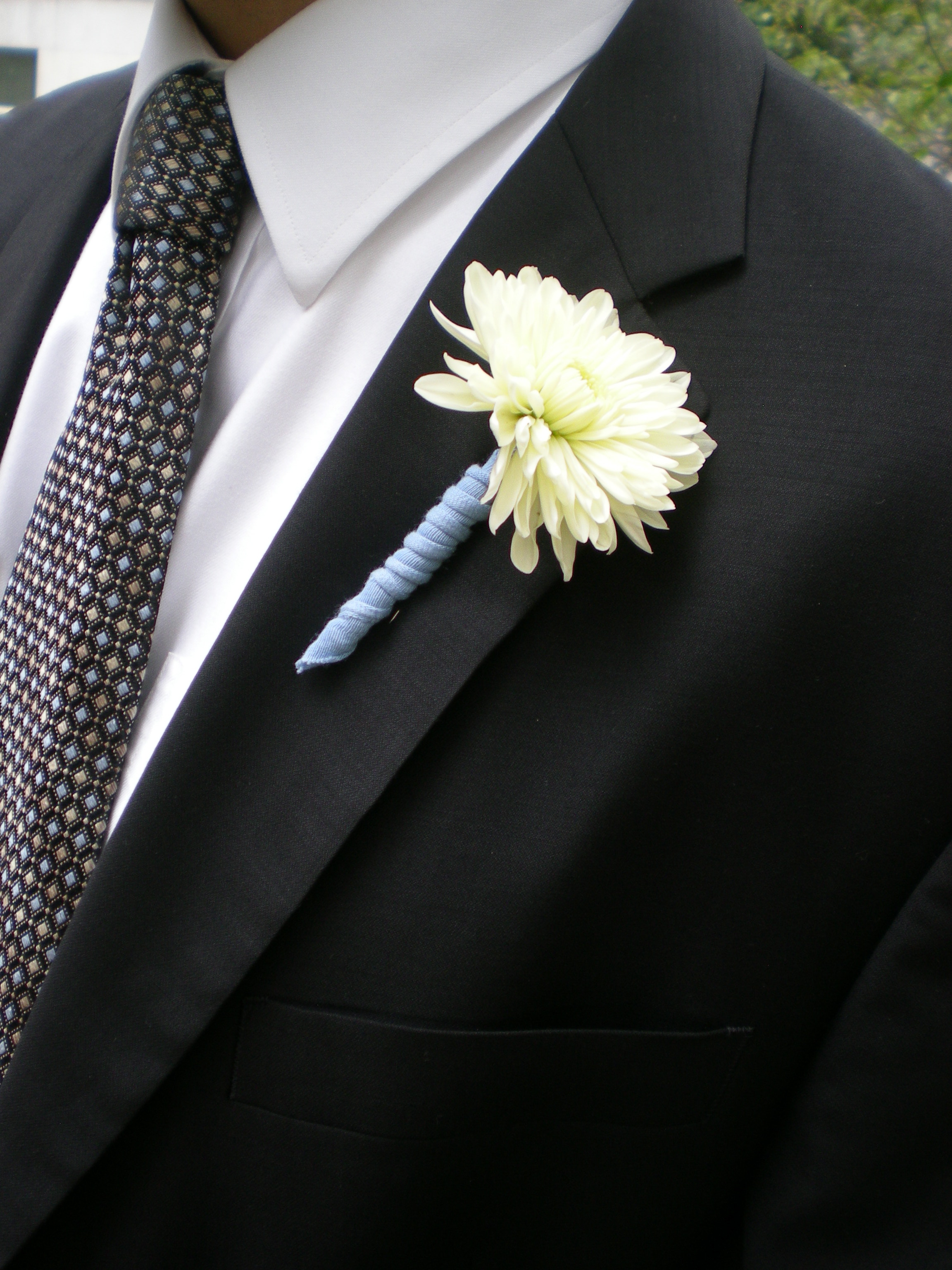Boutonniere Definition of Boutonniere by Merriam-Webster